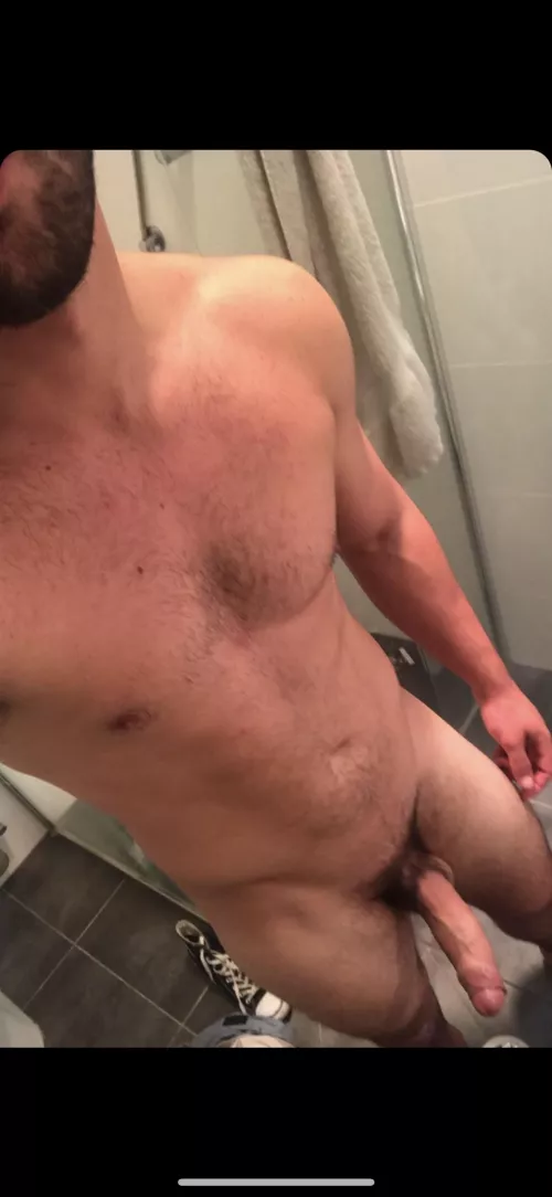 All clean 🧼 any bi mf couples around