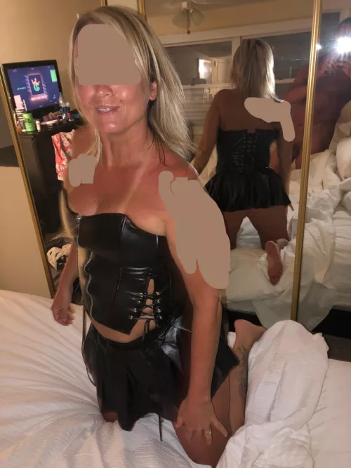 Anyone want to fuck her pussy while I eat her ass? Vice versa?