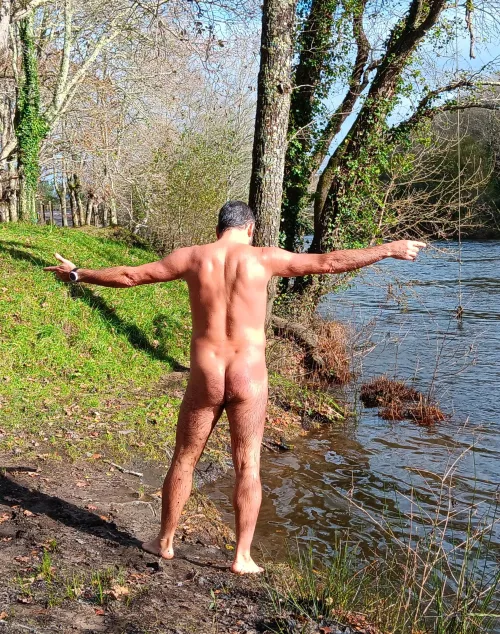 Autumn sunbath in the river