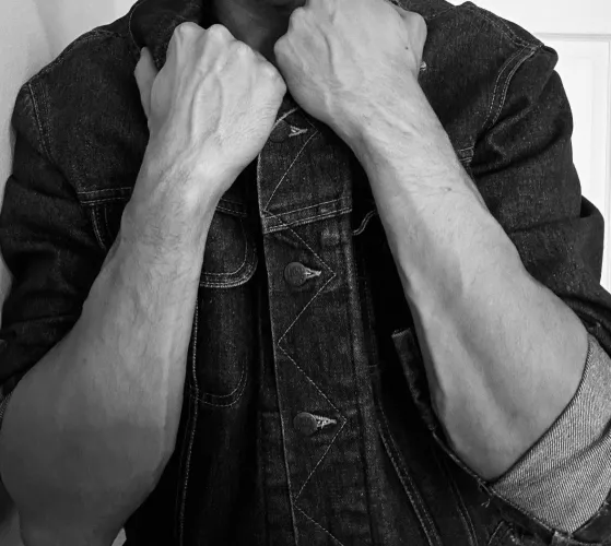 Can I hold you? 🫢