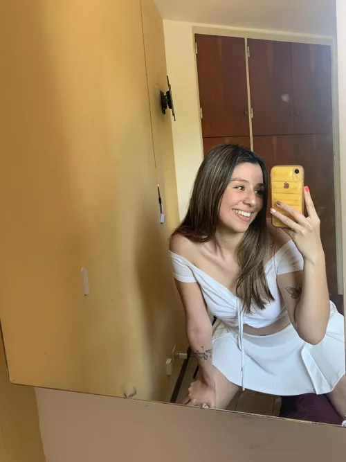 Cutie that likes to wear color white