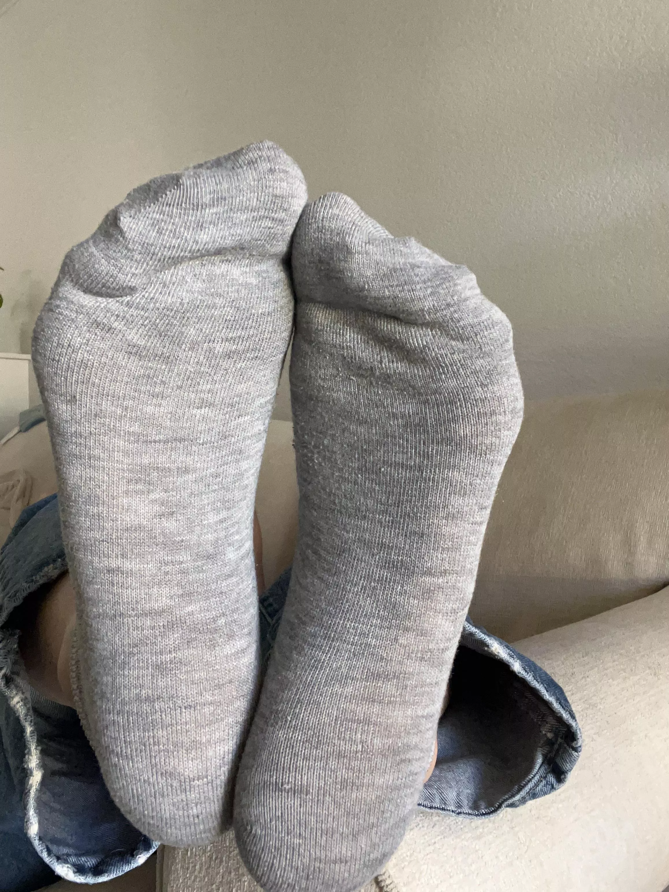 Do you prefer the soles dirty or clean? Either way, they’re going to be potent! [selling] [usa]