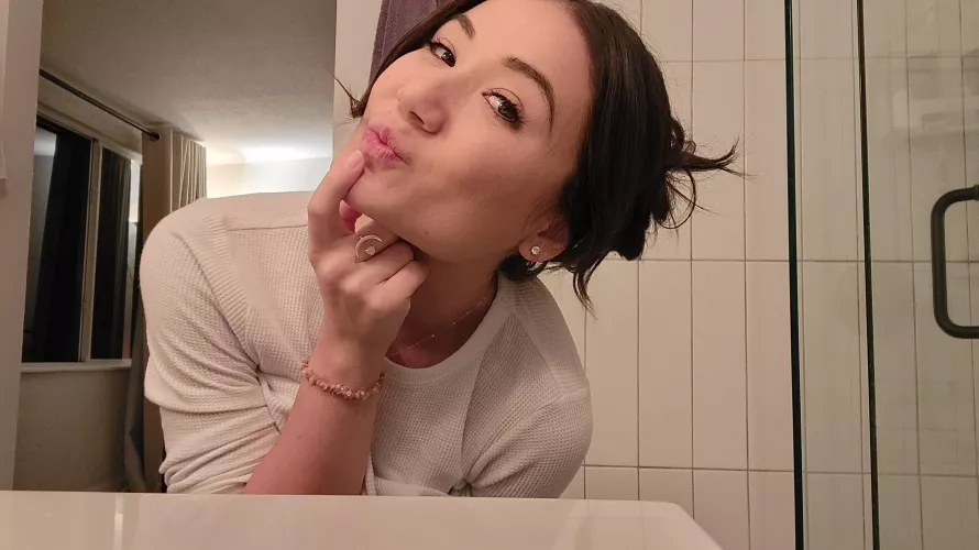 Don't let this Japanese girl's innocence fool ya