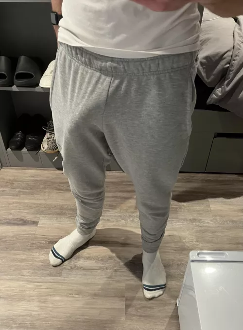 Grey joggers show the outline well