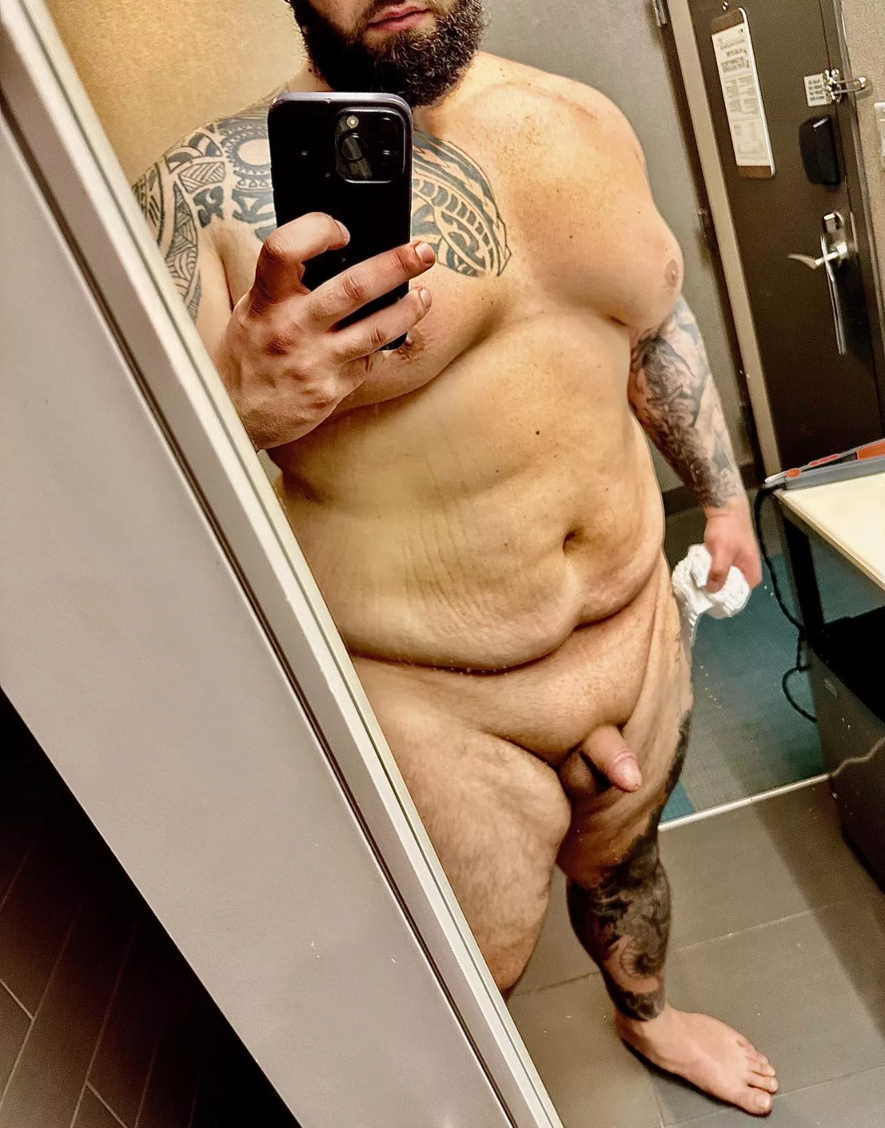 Hotel Mirrors Hit Different