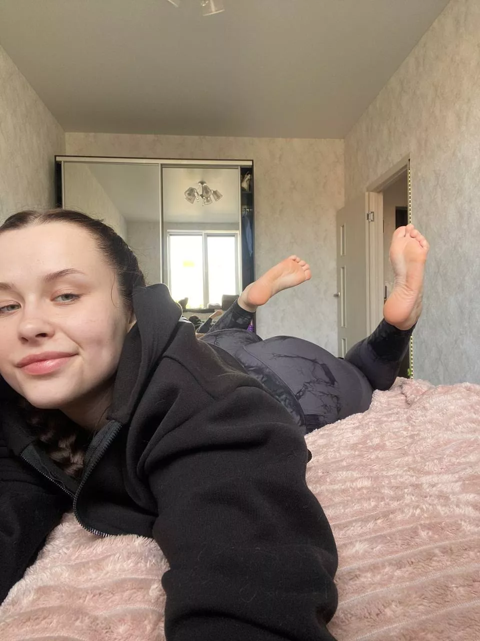 I am always being told I have pretty feet, do you agree [oc]