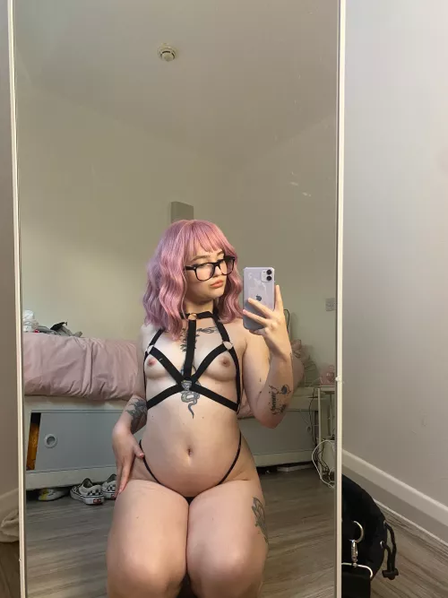 I'm only 21 and still in college, but would you still creampie me?