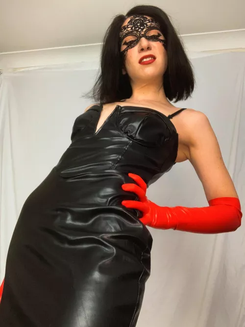 Leather dress 🤝 latex gloves
