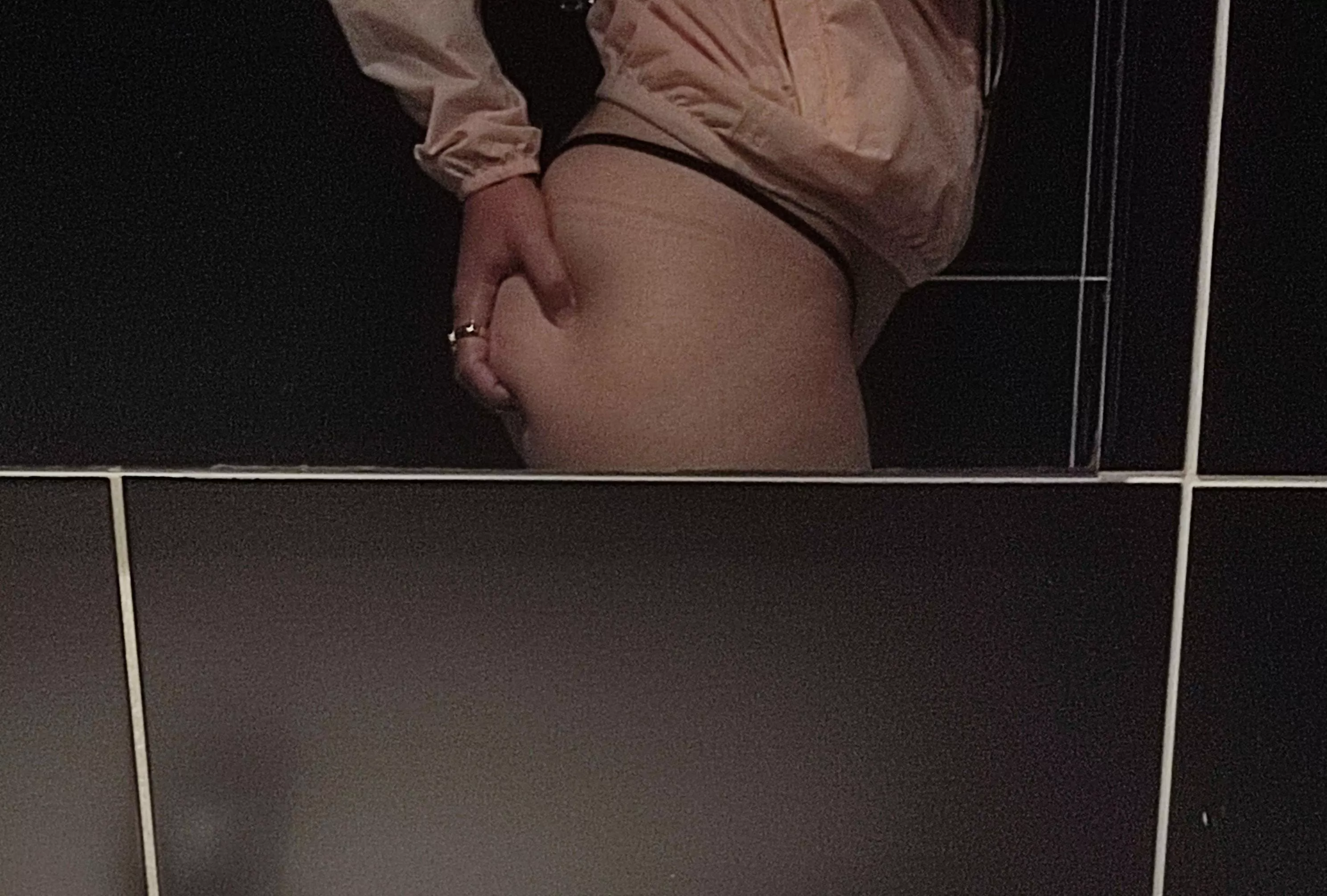 Look that's how I like to be grabbed. I want you to press your fingers deeply, against my skin. Would you caress me softly or would you make my skin red?