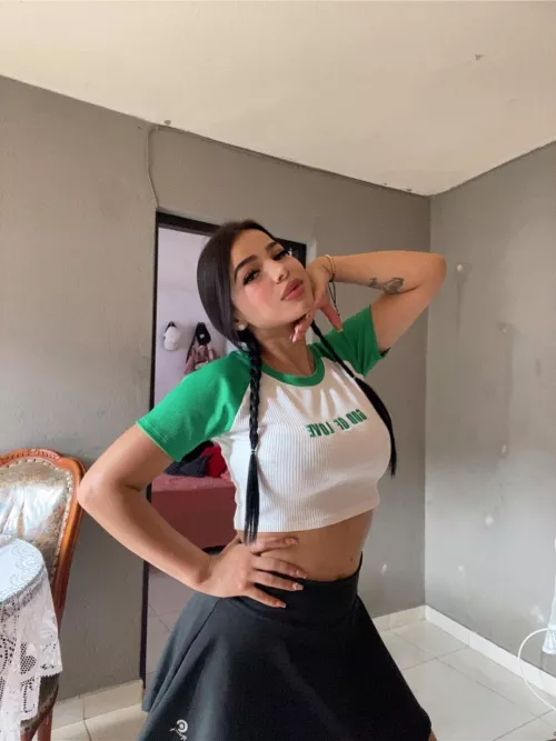 Lovely crop top post