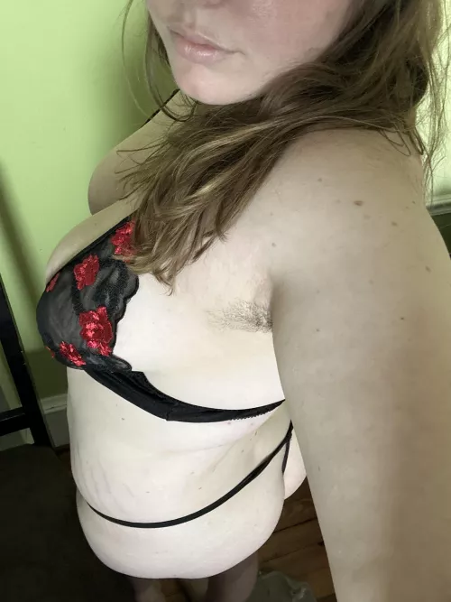 Regrowing my pit hair…thankfully it grows fast 😛