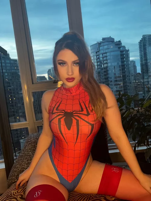 Shoot your web all over my face 😈