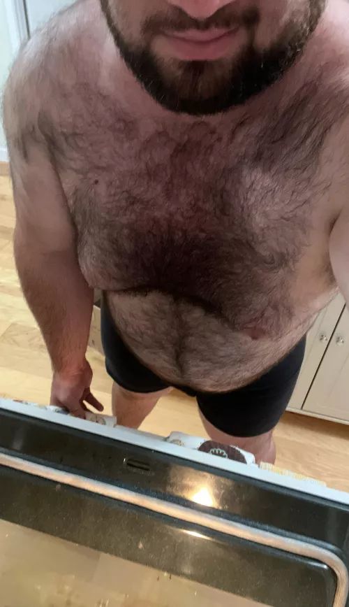 This big boy getting his baking on. Any other oven items need to go in? 32 M4F