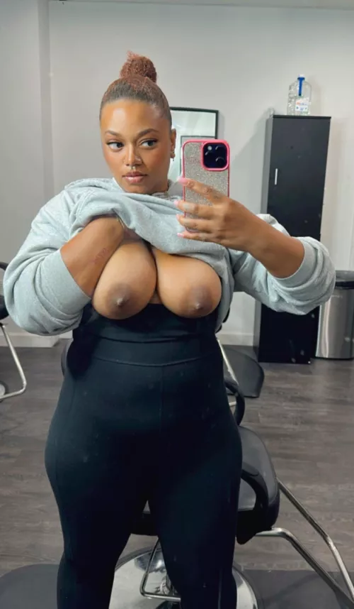 Titty selfies at work are the best.