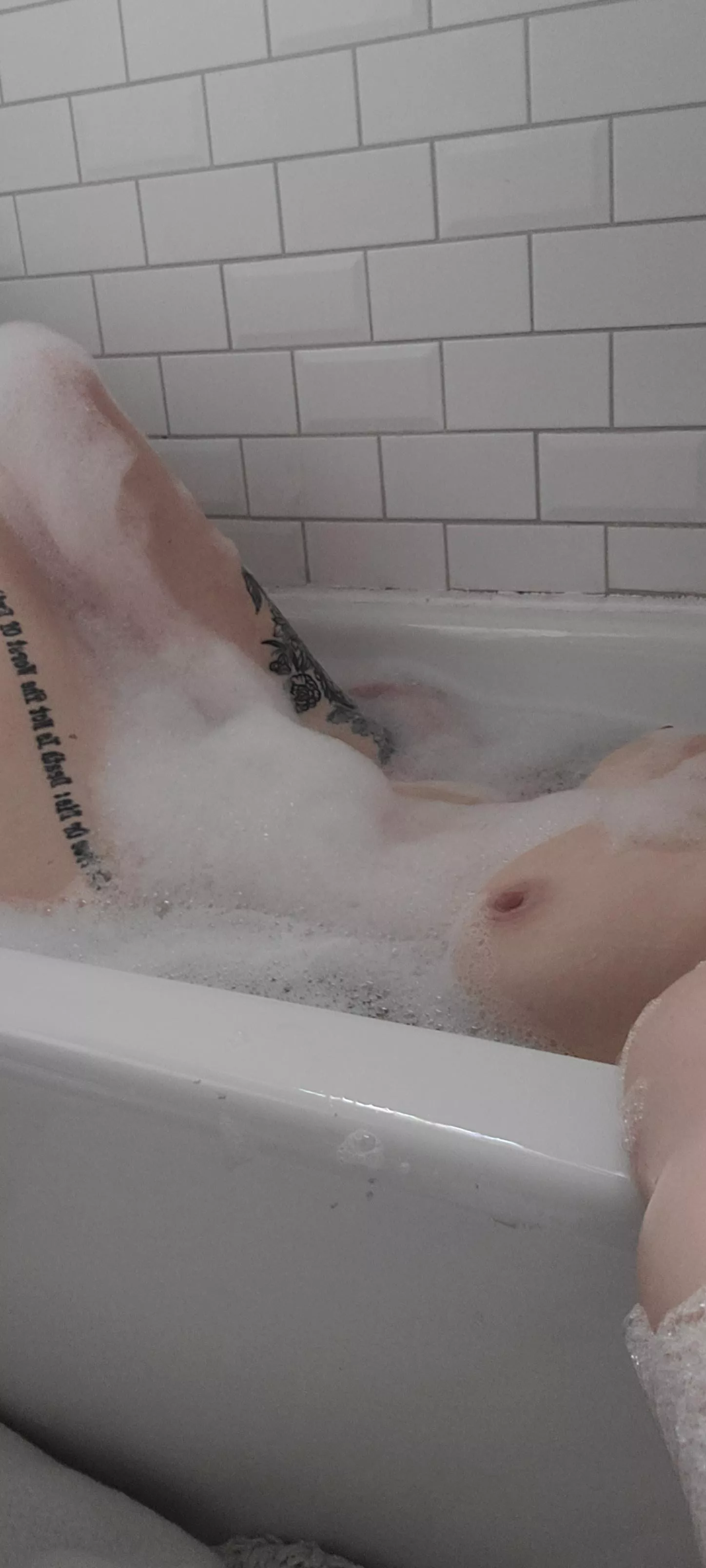 Trying to stuff myself into this bathtub was NOT working [6ft] [f]