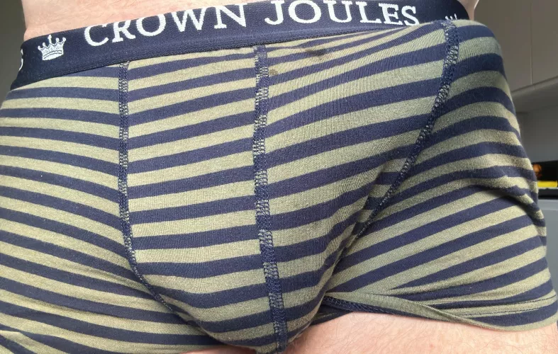 Waiting to be unwrapped. (53) Uk guy. DMs open