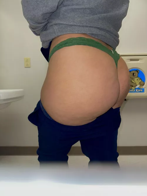 Who wants to stuff me for Thanksgiving? 🙃