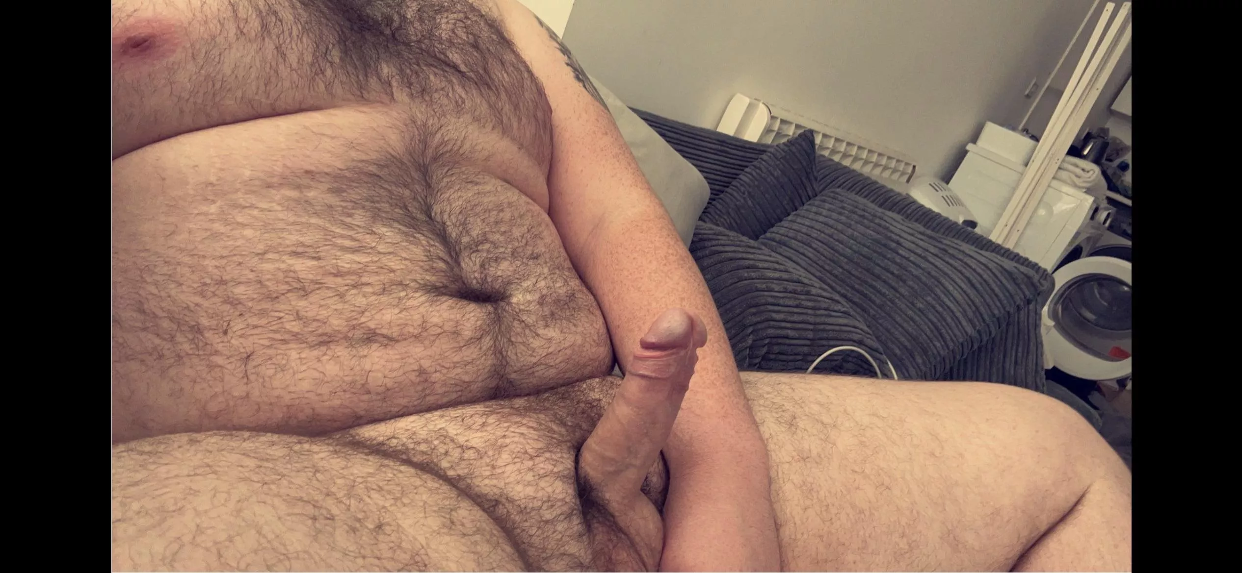 Who wants to suck my fat cock