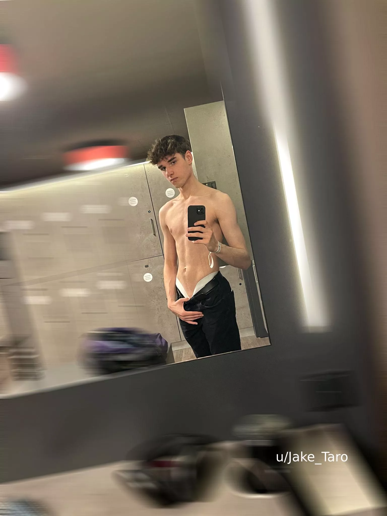 (20) like my twink body?