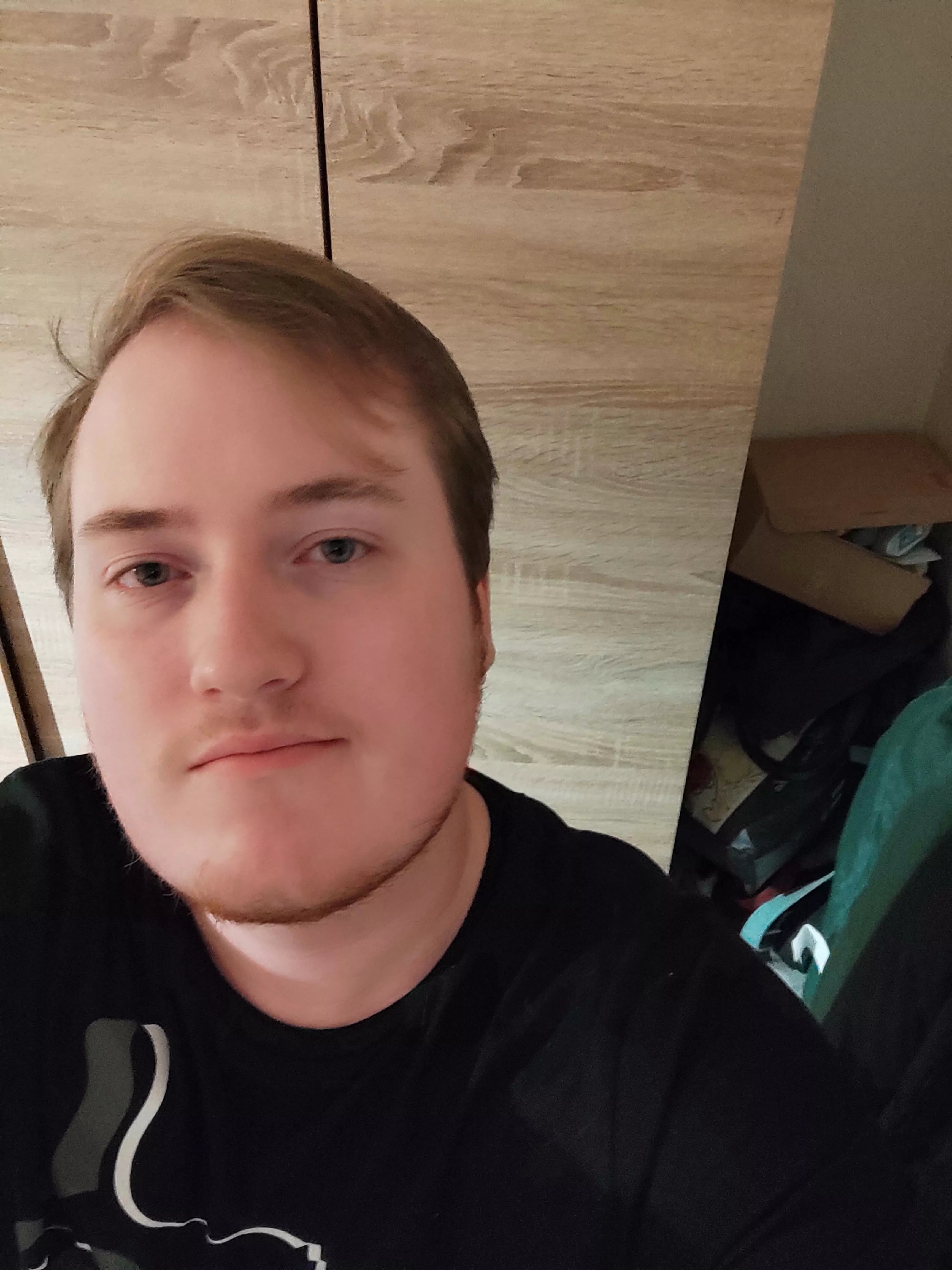 24 yo looking for a gaymer buddy 😇