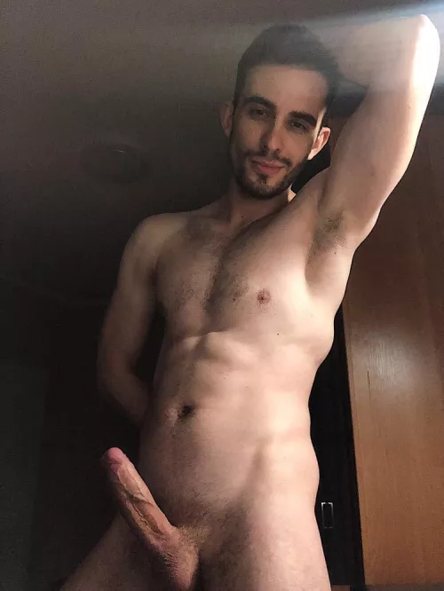 [31] Wanna squirt for daddy?