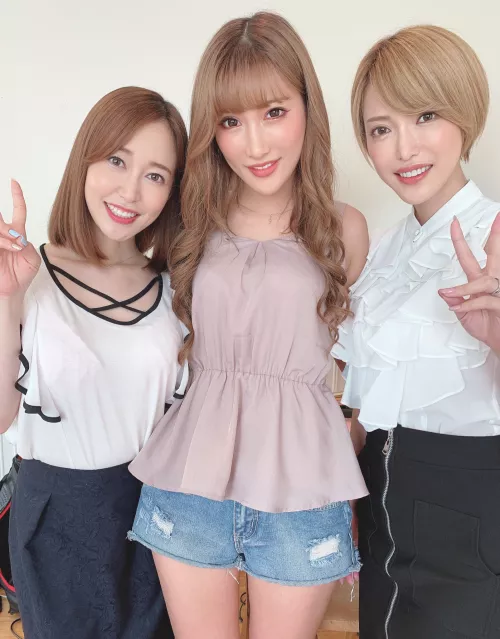 Aika And Her JAV Friends