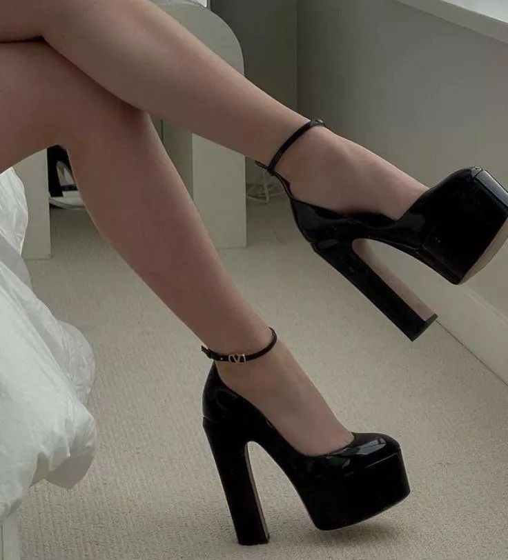 Classy black heels.