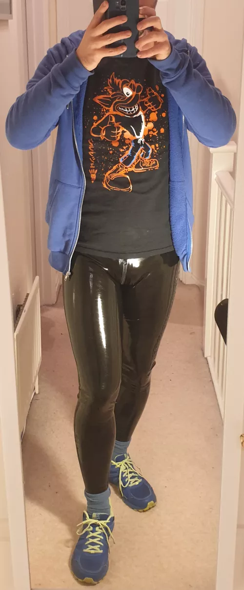 Cosy. Confident. Crash.