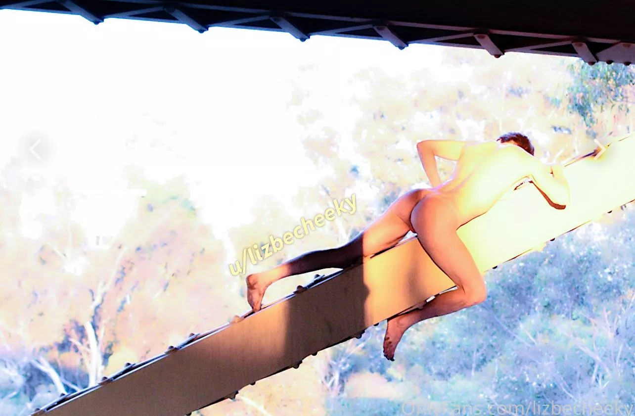 Creeping and crawling like a lizard 🦎 🥰 my fav!