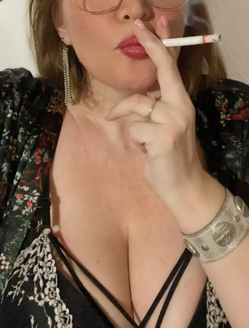 Do you like a Goddess who smokes?
