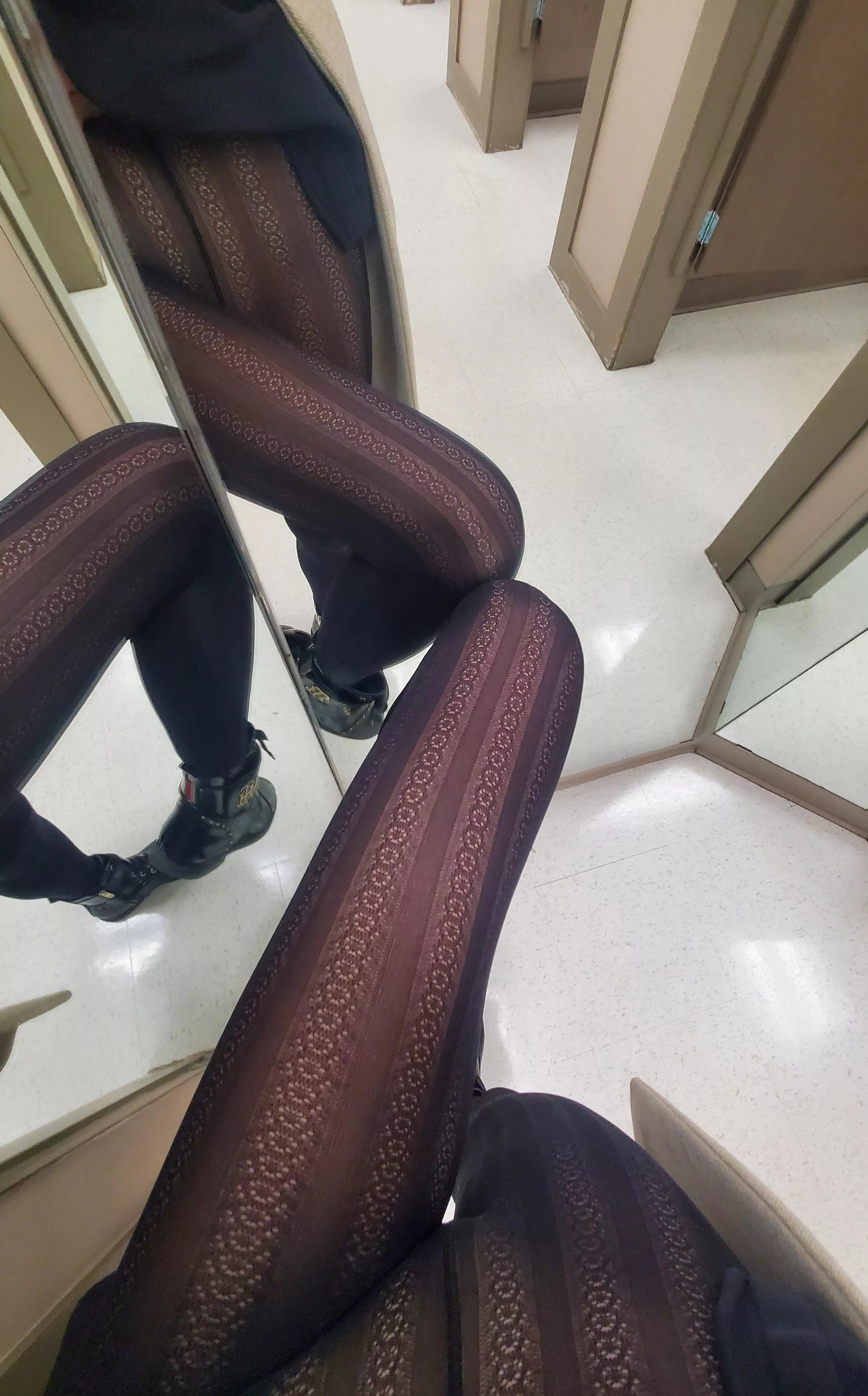 Flashing my wolford in the fitting rooms