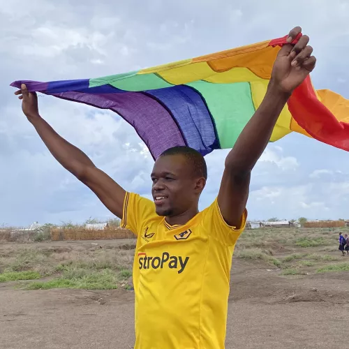 Hello 👋 all, I'm new here and I need friends. Since I unveiled as gay in 2020, it's my first time to post.