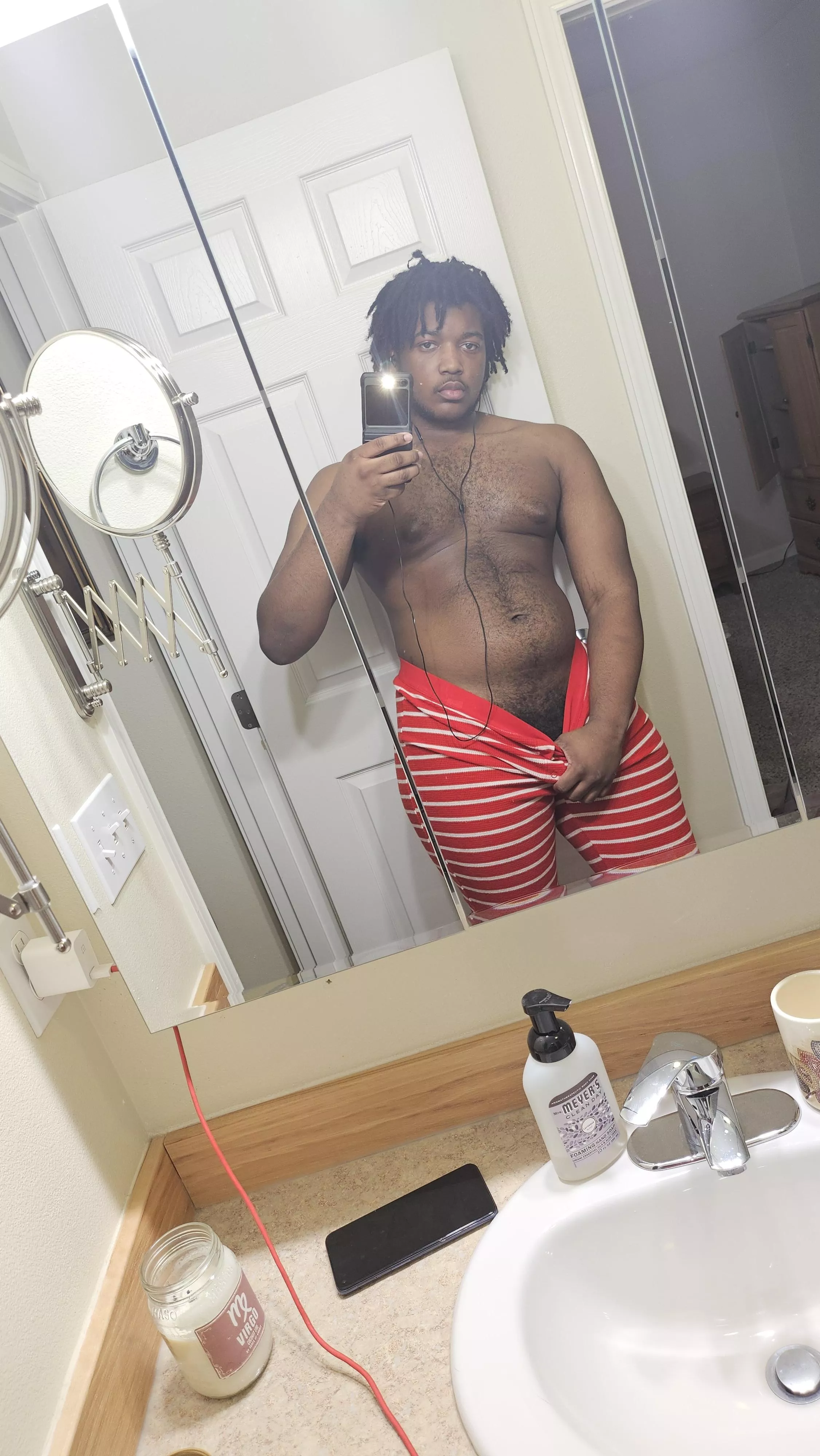 HI, i'm new i want to sell custom content to woment/ older woman