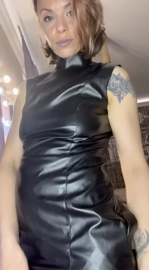 How do you like my outfit?