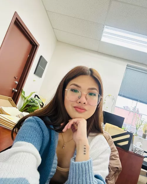 How would you fuck my officemate?