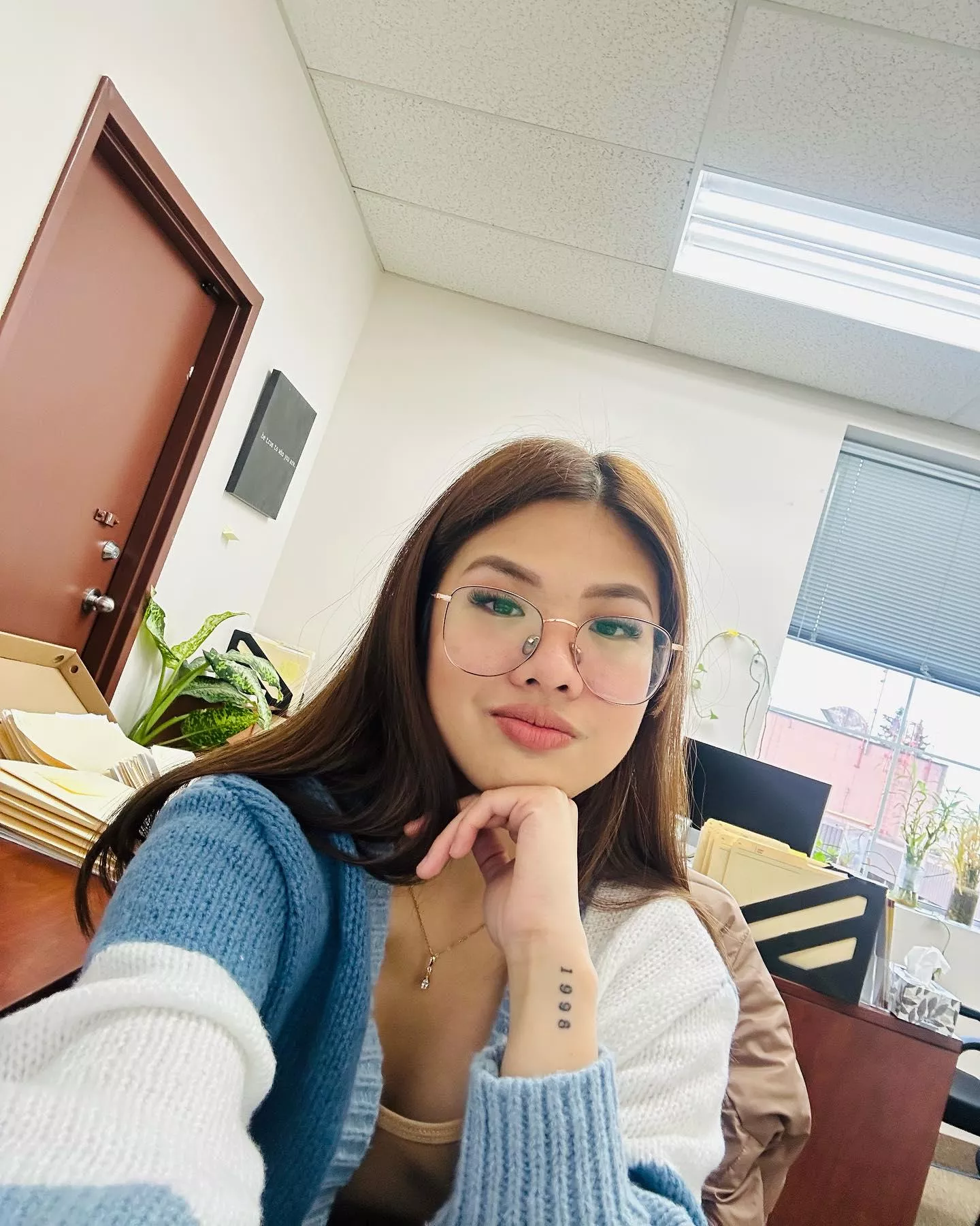 How would you fuck my officemate?