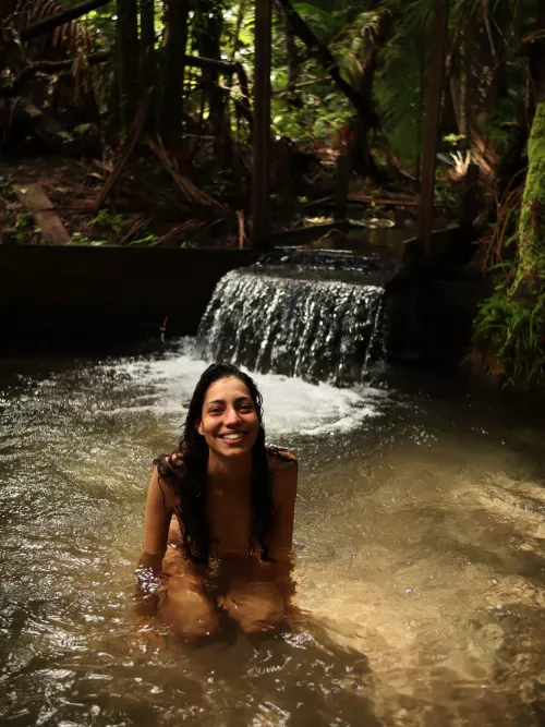 I believe that we were born to be naked in nature. It seems right, doesn't it? Come with me?