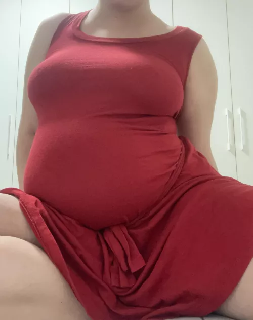 I feel like a fat princess in this dress 👑🐽