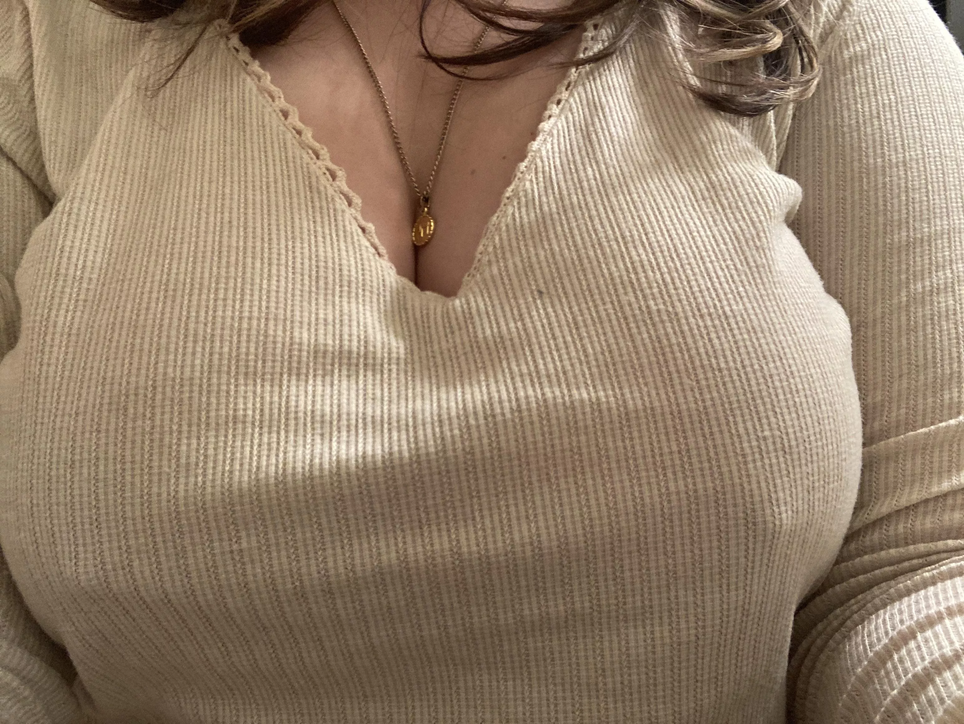 I was too excited to get my bra off after Thanksgiving festivities 😅 [f]24