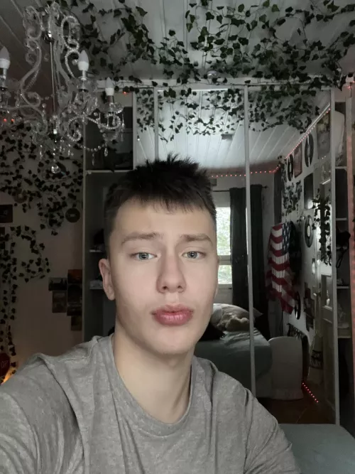 If you only saw my room would you think I’m gay❓