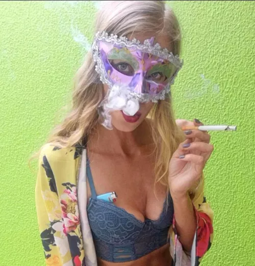 Its my birthday tomorrow... So you know I am going to smoke so much! 👄💨