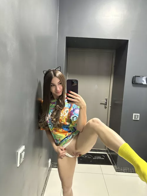 My pussy is going to sit on your tongue