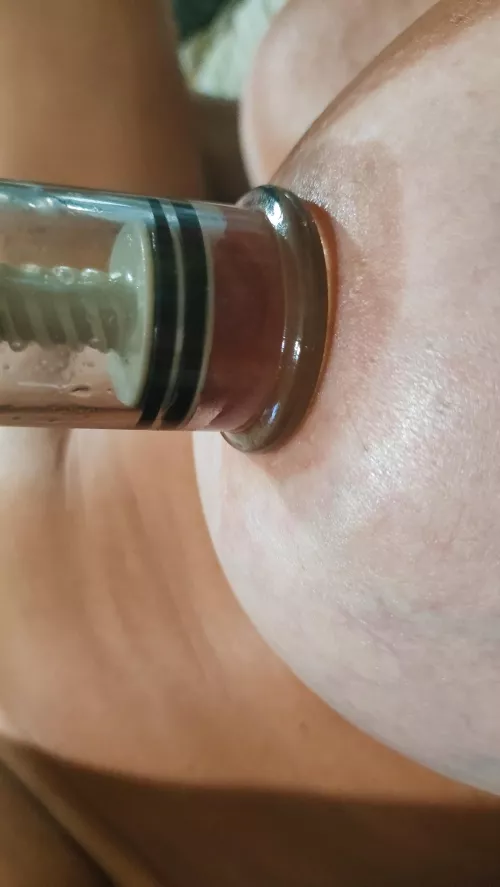 Nipples pumping