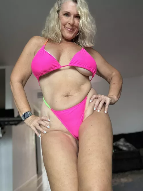 This slutty blondes ready for some real fun after a night out