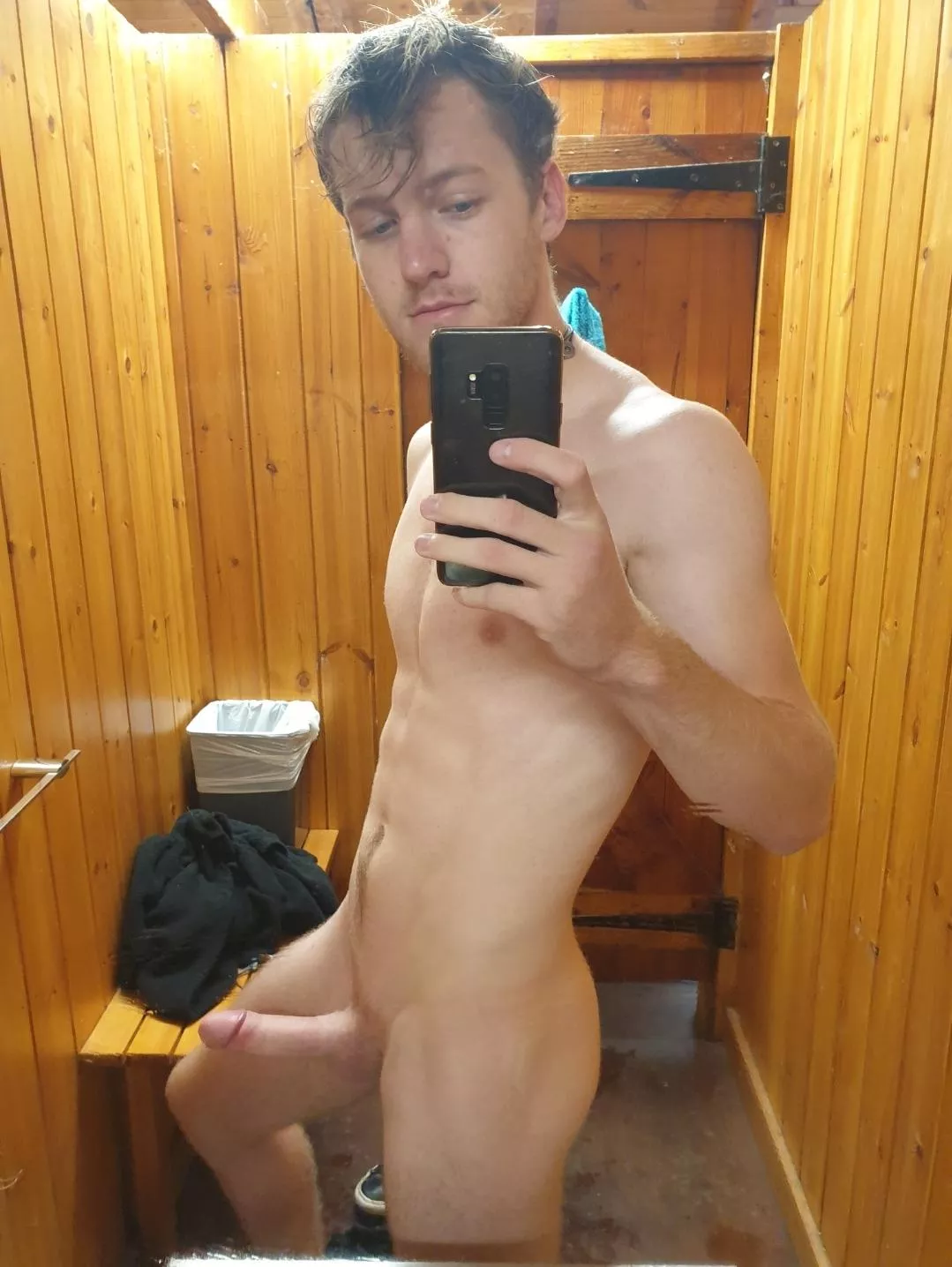 Thought of posting again got me super horny 😍