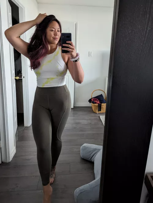 Trace the lines along my yoga pants.