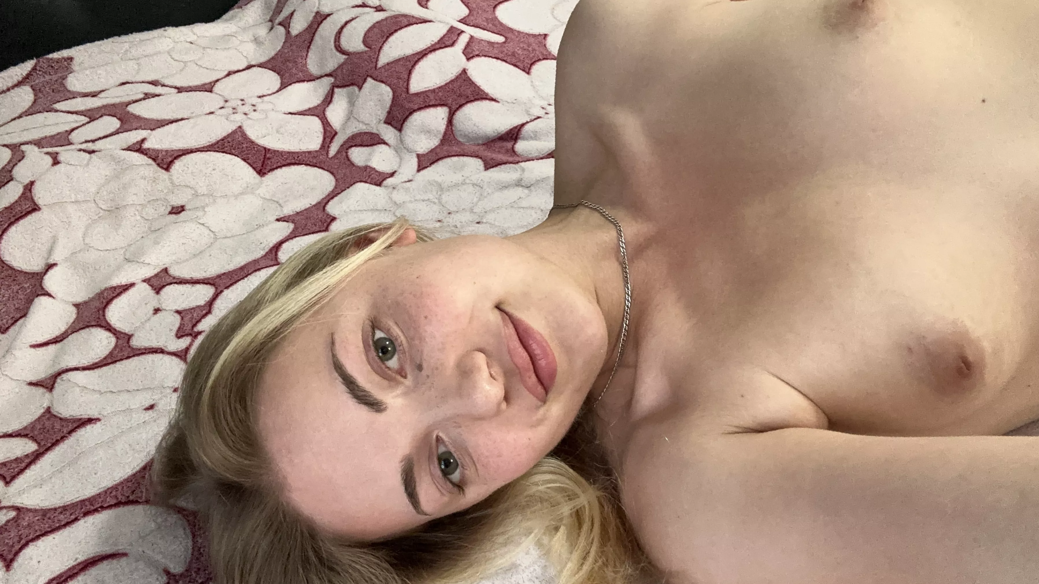 Two people can lie on this sofa