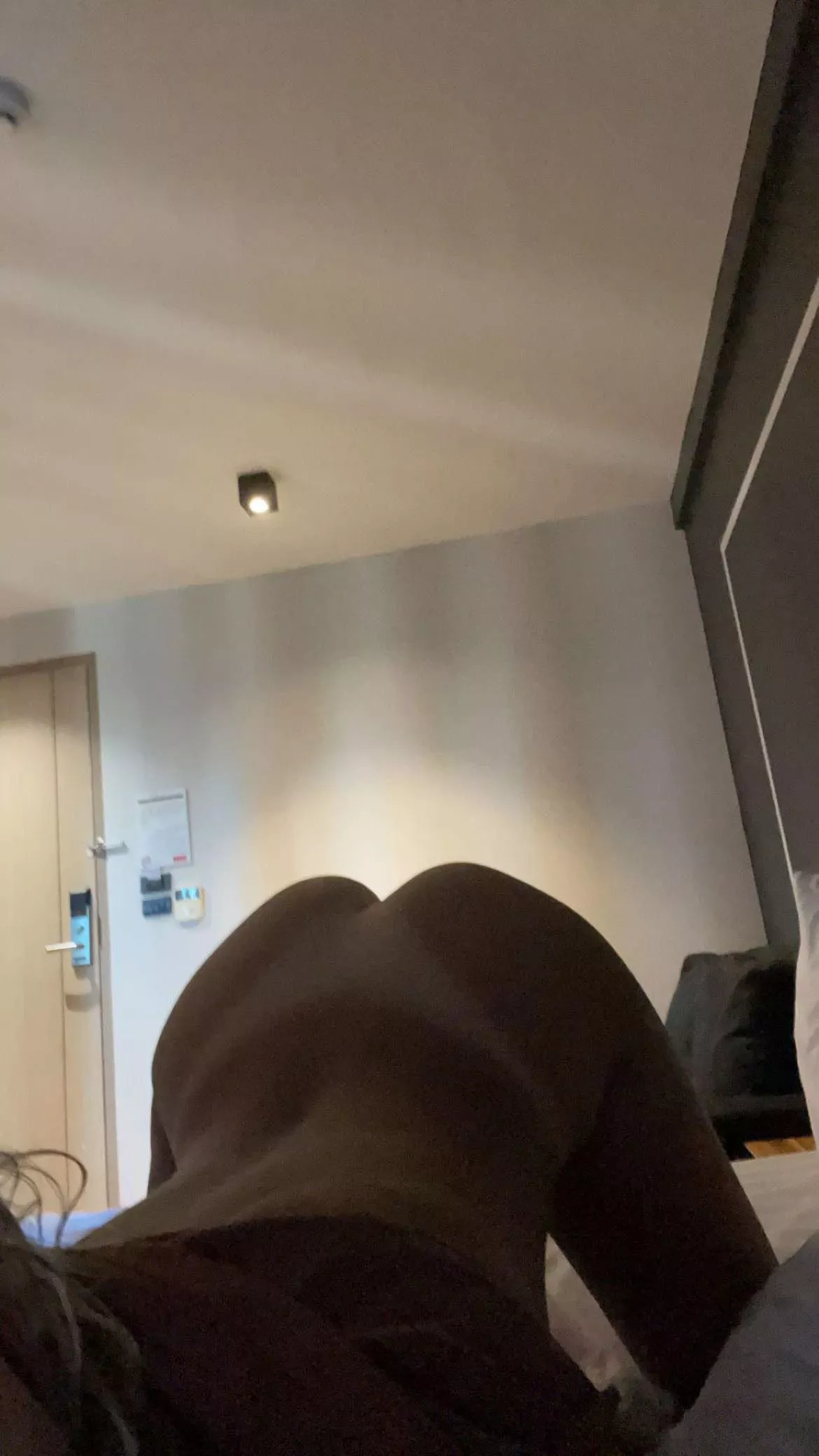 Vem vill ha sexig privat content i DM? 😋 Gilla!! ❤️