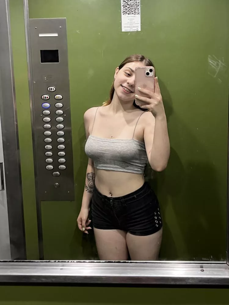 Would u go shopping with me dressed like this? :3