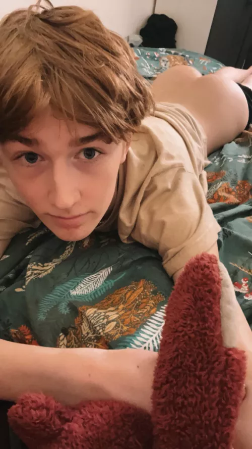 18 - wanna get wild with my ass?